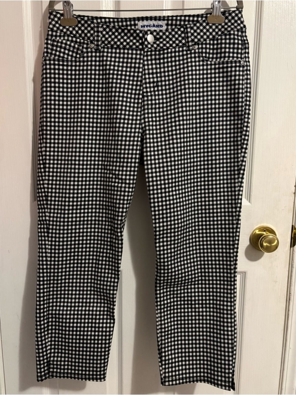 Nygard Black/White Stretchy Gingham Capris